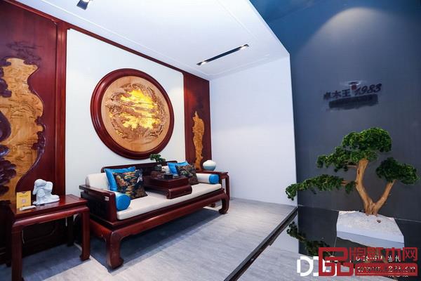 abipac
红木打造的中式书房空间
